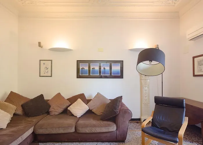 Apartament A Beautiful House In Genua